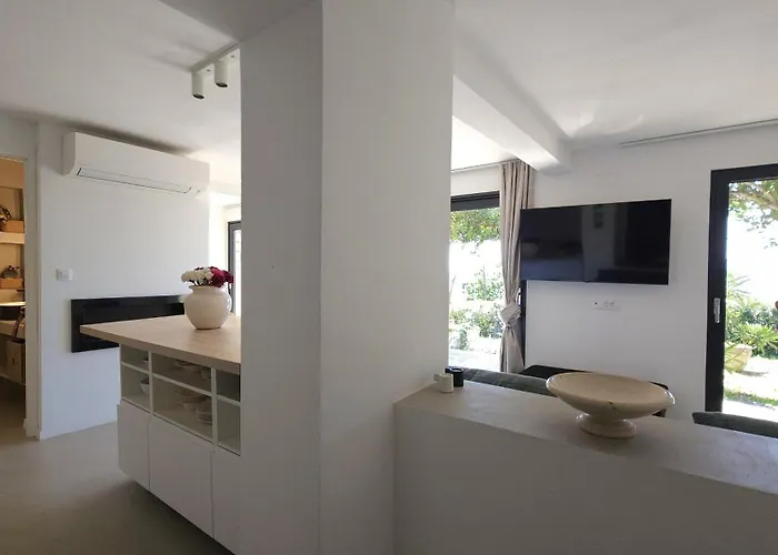 Val Mar Apartment